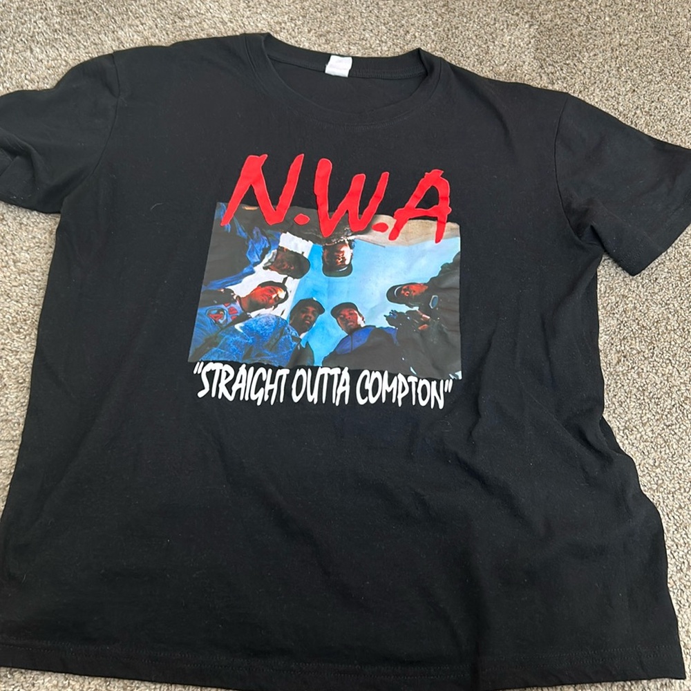 Old nwa shirt excellent condition